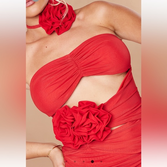 Red flower detail cut out mini dress - Picture 3 of 4
